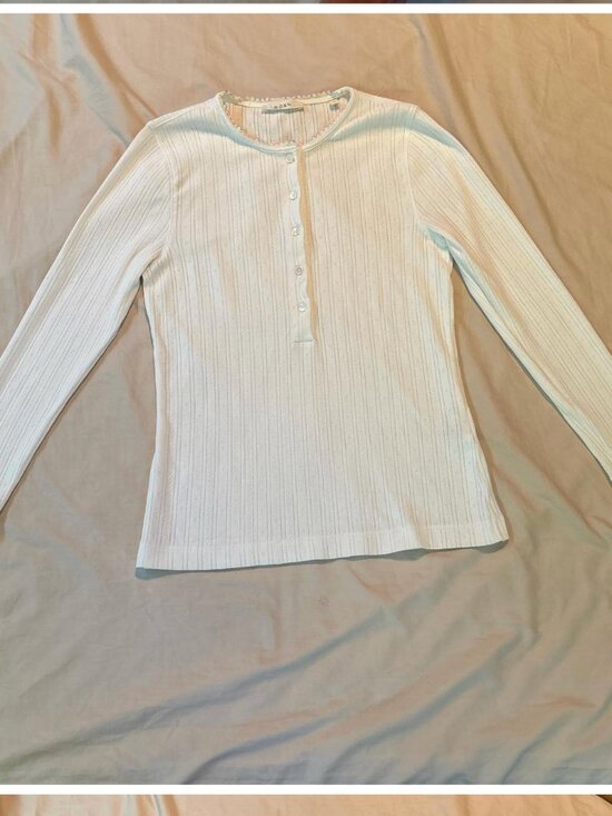 Doen Long Sleeve White Tee